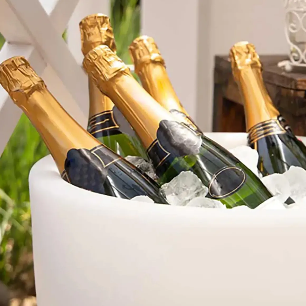 8 seasons design Shining Curvy Cooler LED Solar- / Dekoleuchte & Weinkühler