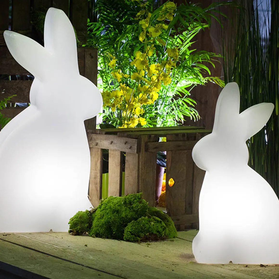 8 seasons design Shining Rabbit RGB Dekoleuchte