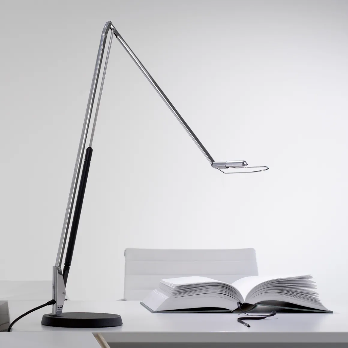 Belux Lifto-40 LED Tischleuchte