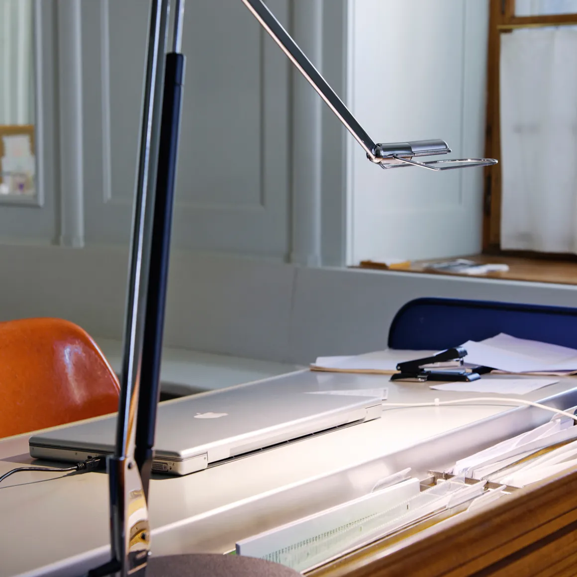 Belux Lifto-40 LED Tischleuchte