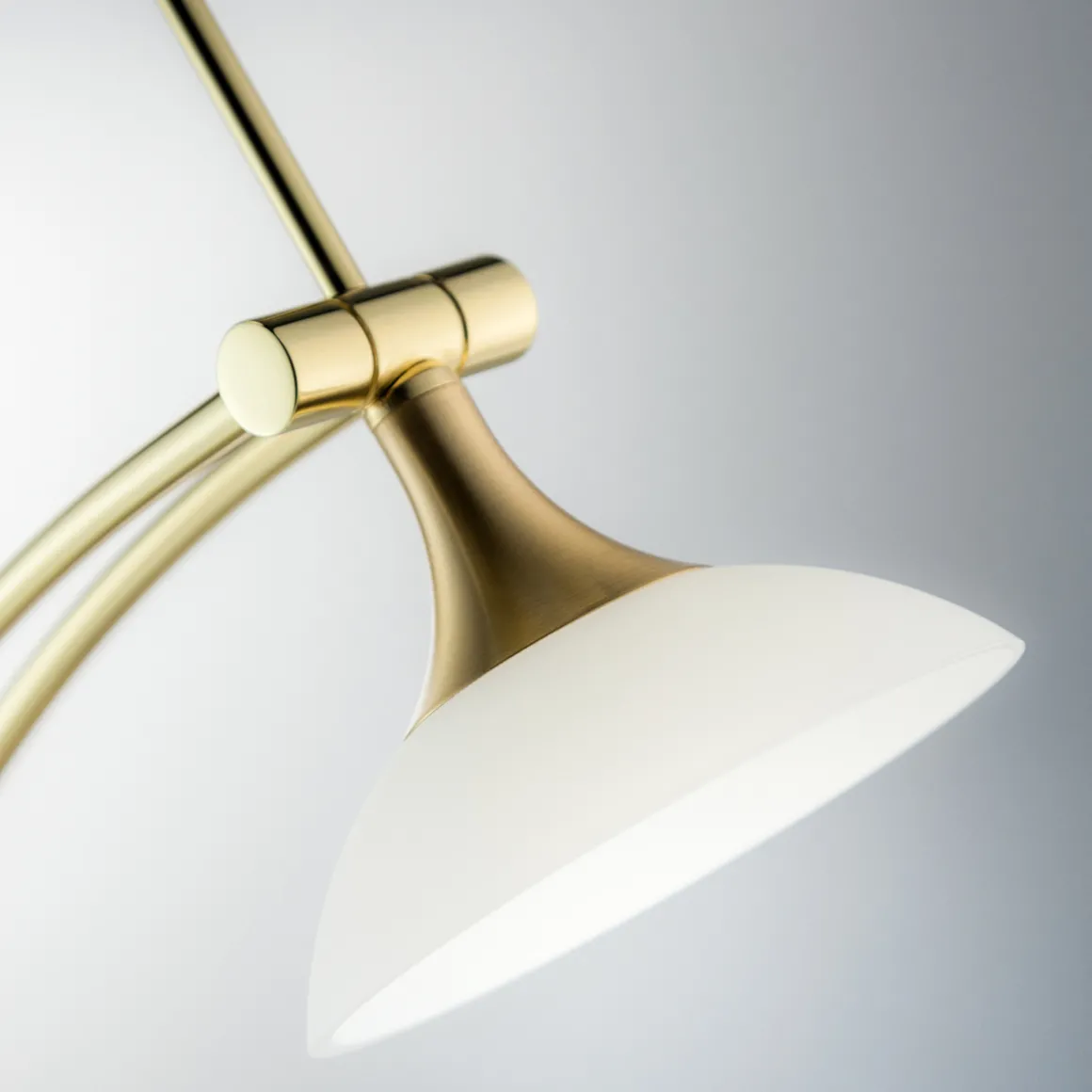 B+M Leuchten Istar LED Deckenfluter