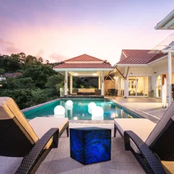 Epstein-Design Würfel Eifel im Herbst RGBCCT-LED Außenleuchte mit ZigBee