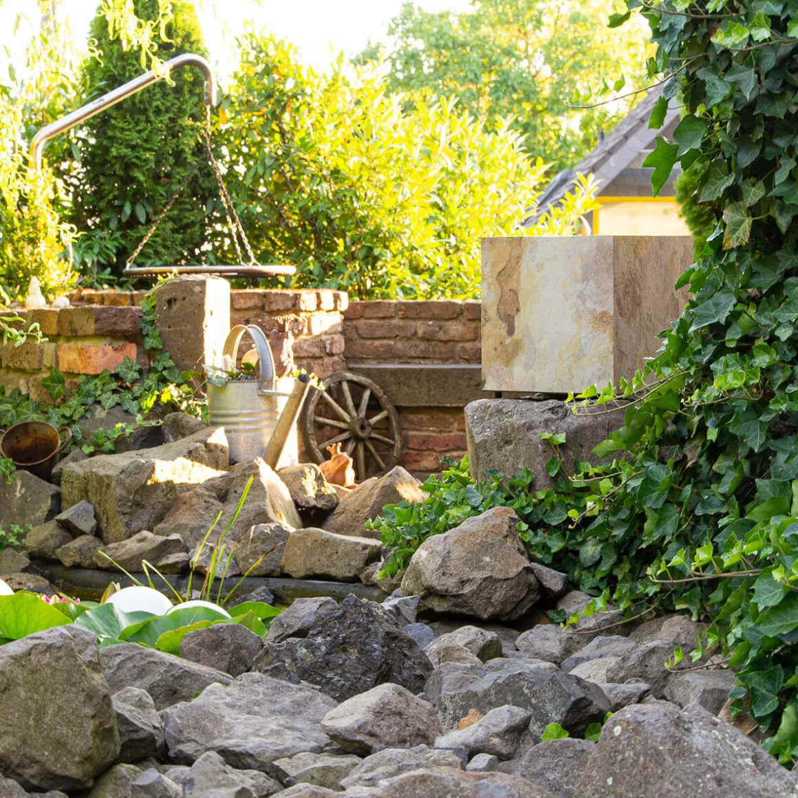 Epstein-Design Würfel Eifel im Herbst Außenleuchte