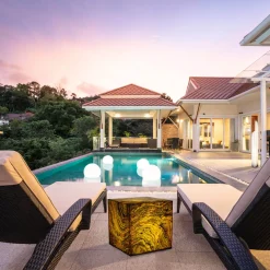 Epstein-Design Würfel Eifel im Herbst CCT-LED Außenleuchte mit ZigBee