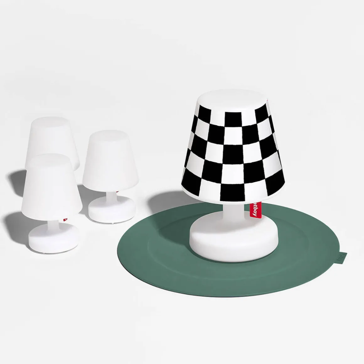 Fatboy Edison the Petit LED Akkuleuchte mit Cooper Cappie Playground