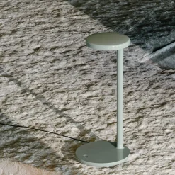 Flos Oblique Qi LED Tischleuchte