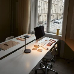 Flos Oblique Qi LED Tischleuchte