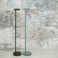 Flos Oblique USB-C LED Stehleuchte