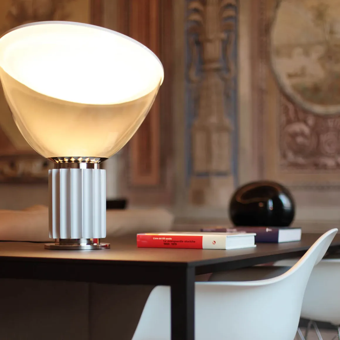 Flos Taccia LED Tischleuchte