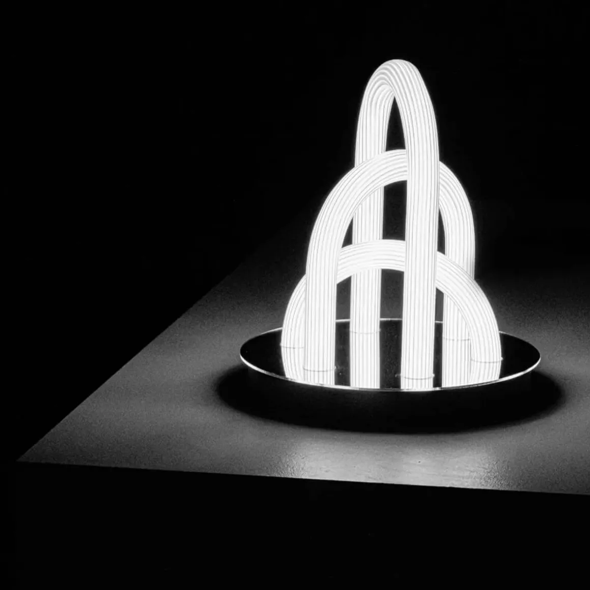 Fontana Arte Oort LED Tischleuchte