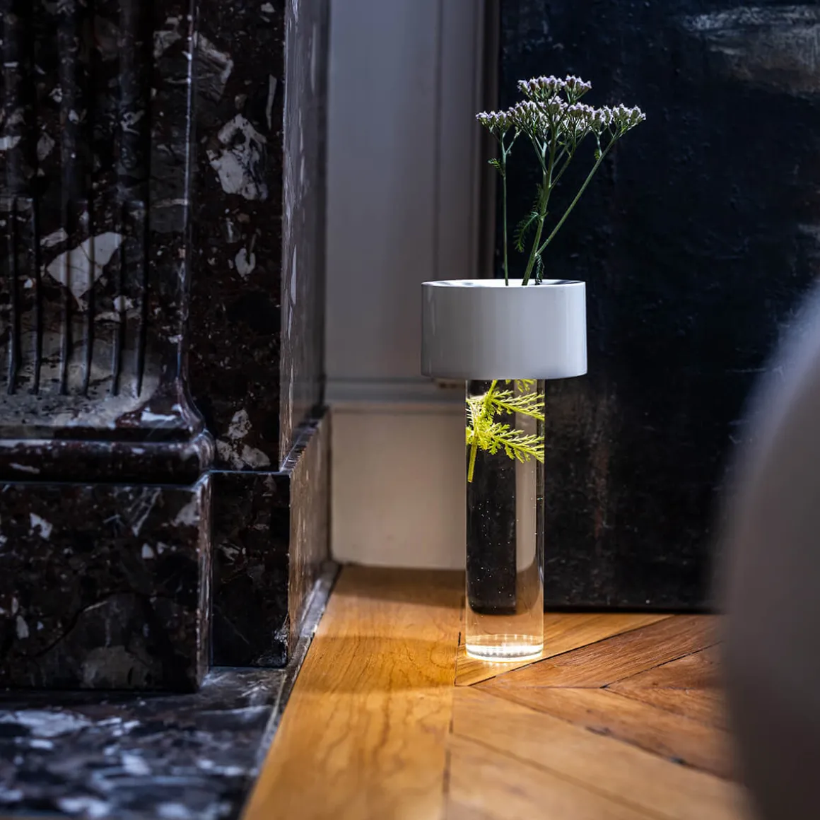 Foscarini Fleur LED Tavolo Akkuleuchte & Vase