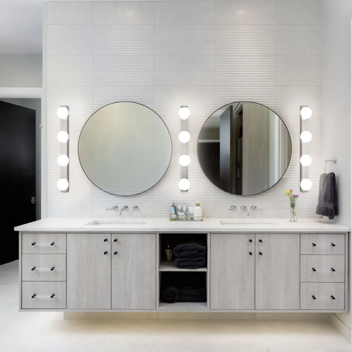 Helestra Lis LED Wand- / Spiegelleuchte