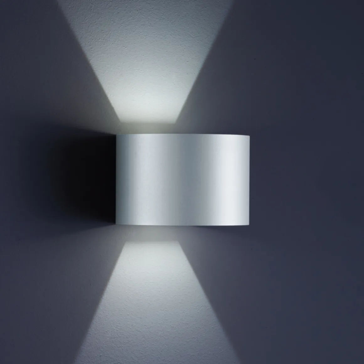 Helestra Siri 44 - R LED Außenwandleuchte