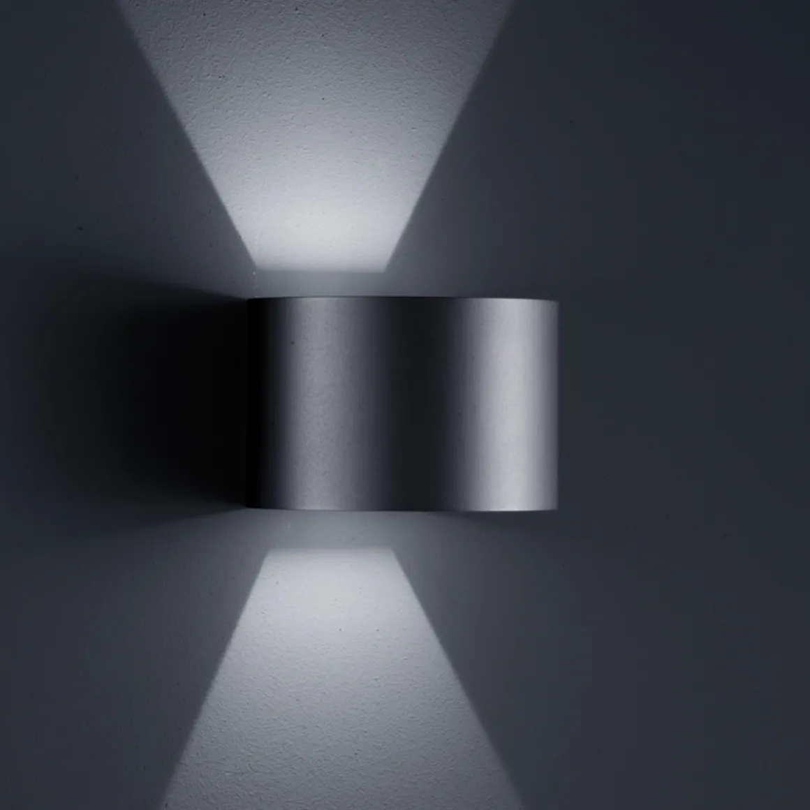 Helestra Siri 44 - R LED Außenwandleuchte