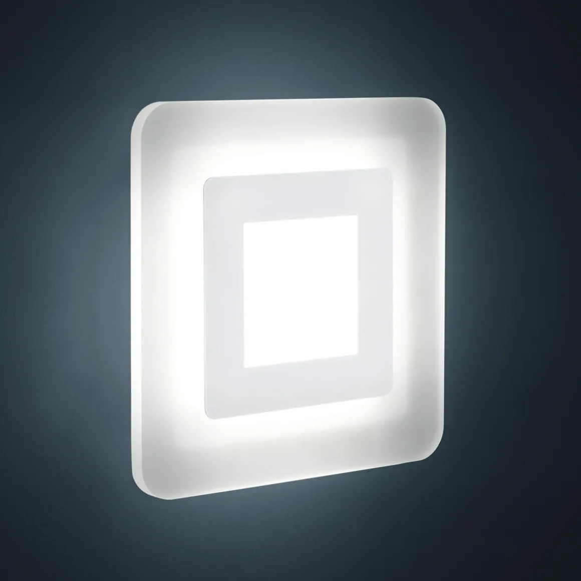 Helestra Wes LED Wand- / Deckenleuchte, quadratisch