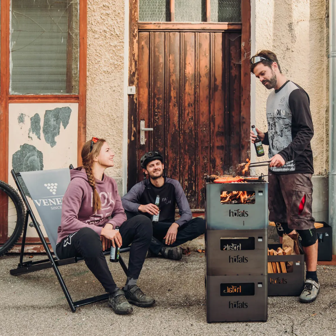 Höfats Beer Box Feuerkorb, Grill & Hocker