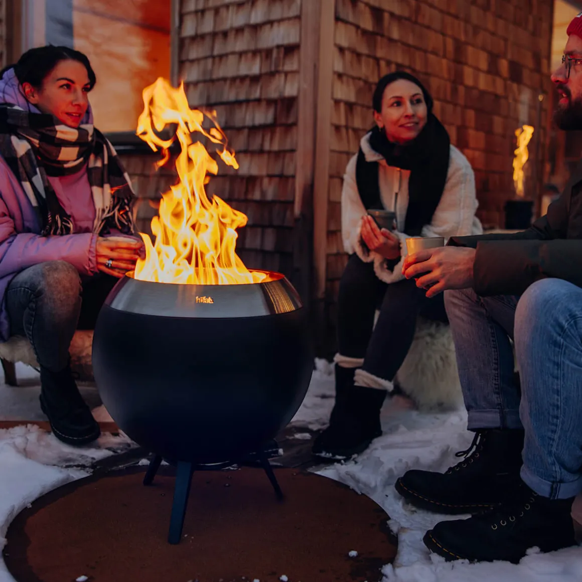 Höfats Moon 45 Feuerschale mit niedrigem Fuß