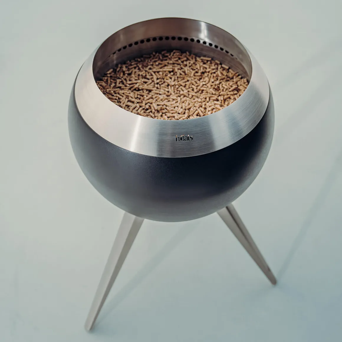 Höfats Moon 45 Feuerschale mit hohem Fuß