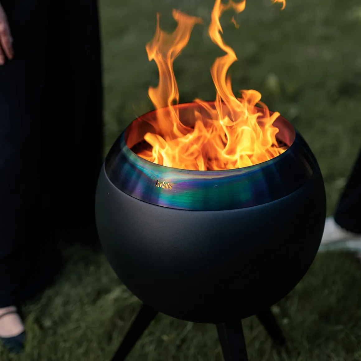 Höfats Moon 45 Feuerschale mit hohem Fuß