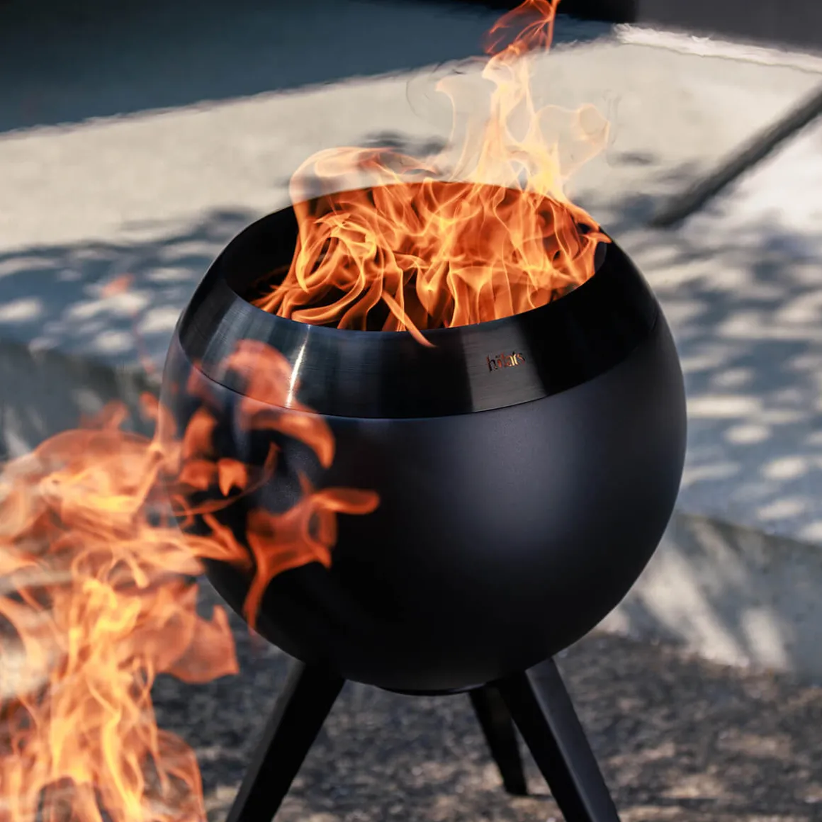 Höfats Moon 45 Feuerschale mit hohem Fuß