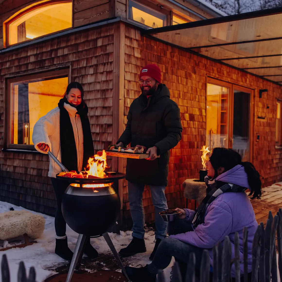 Höfats Moon 45 Feuerschale mit hohem Fuß