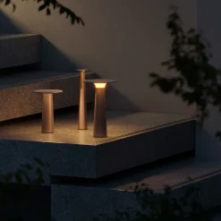 IP44.DE Lix LED Akkuleuchte, Dim-to-Amber, inkl. Charging Base