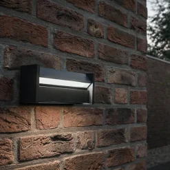 IP44.DE Slat LED Wand- / Deckenleuchte