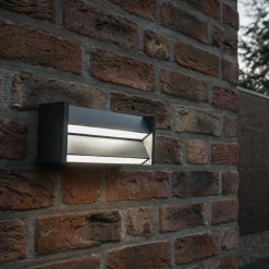 IP44.DE Slat LED Wand- / Deckenleuchte