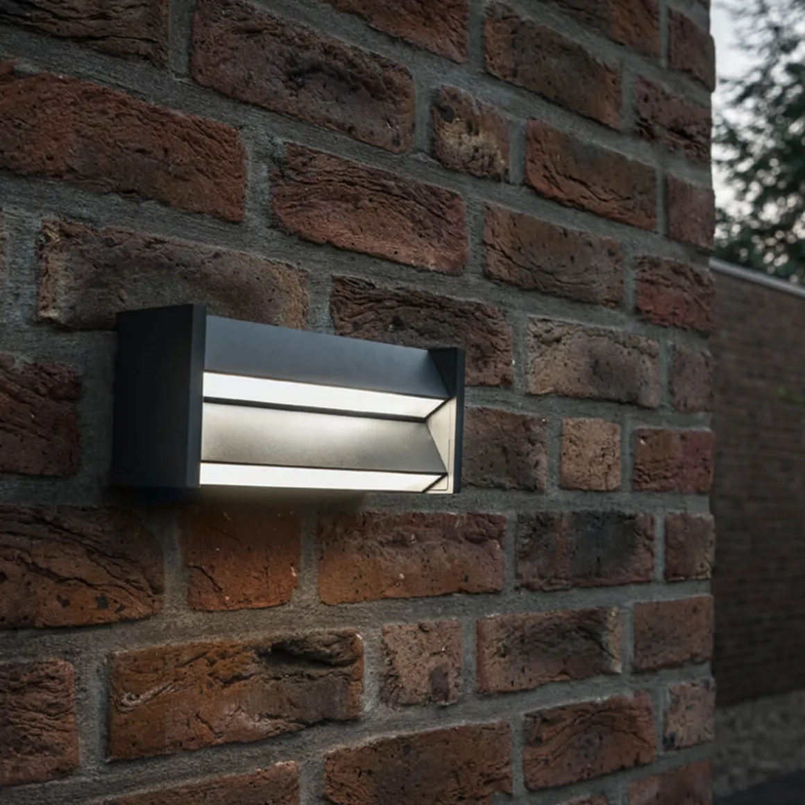 IP44.DE Slat LED Wand- / Deckenleuchte