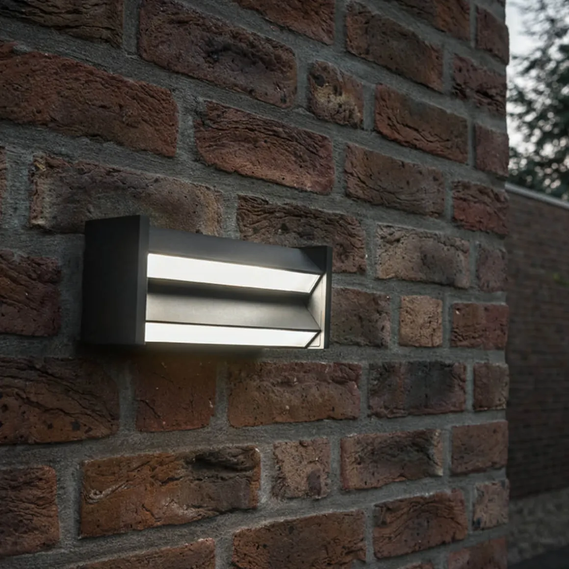 IP44.DE Slat LED Wand- / Deckenleuchte