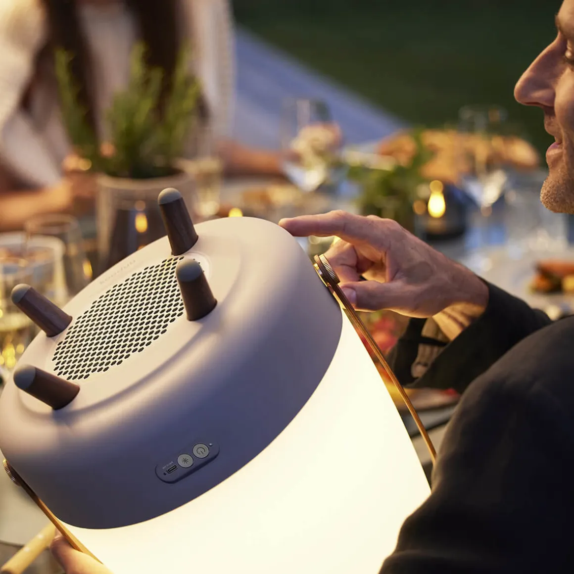 Kooduu Lite-up Play 2.0 Sound by JBL LED Akkuleuchte & Bluetooth Lautsprecher