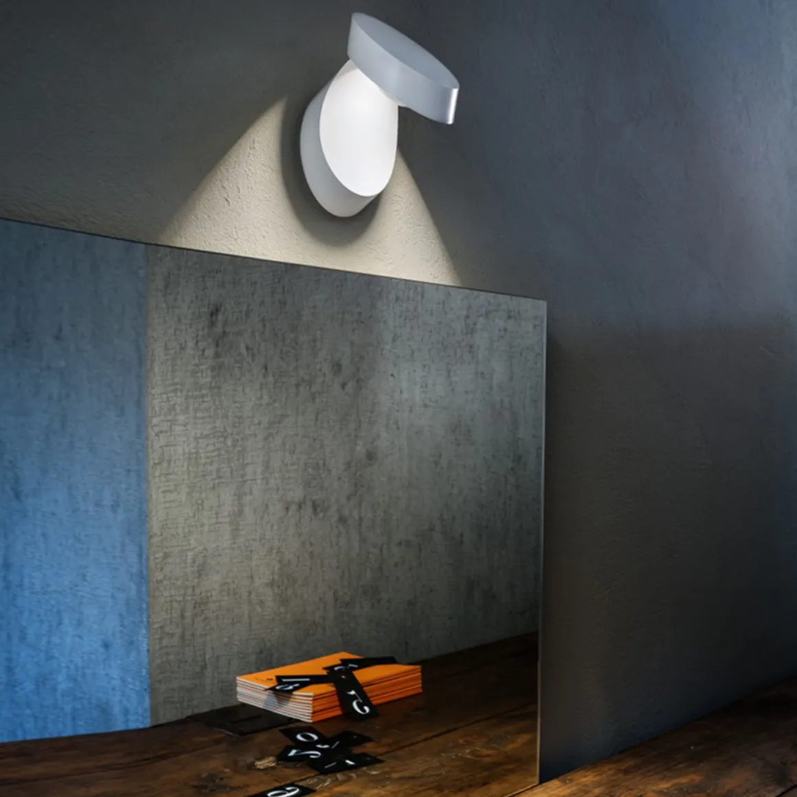 Lodes Pin-Up LED Wand- / Deckenleuchte