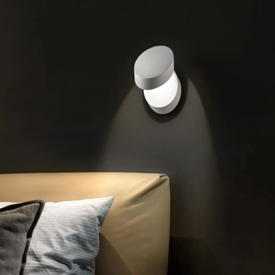 Lodes Pin-Up LED Wand- / Deckenleuchte