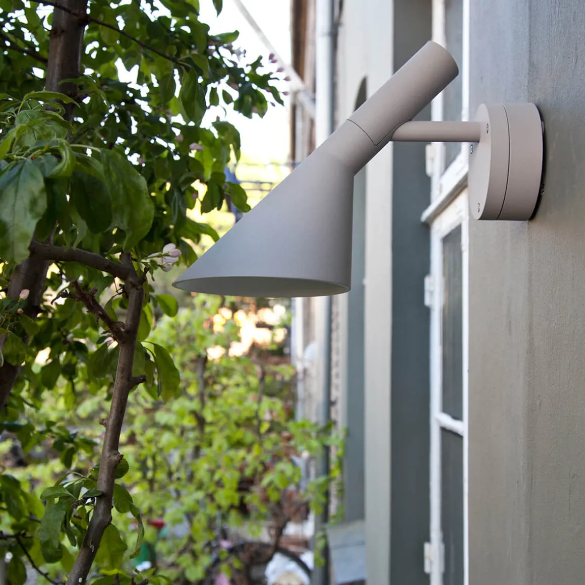 Louis Poulsen AJ 50 LED Wandleuchte