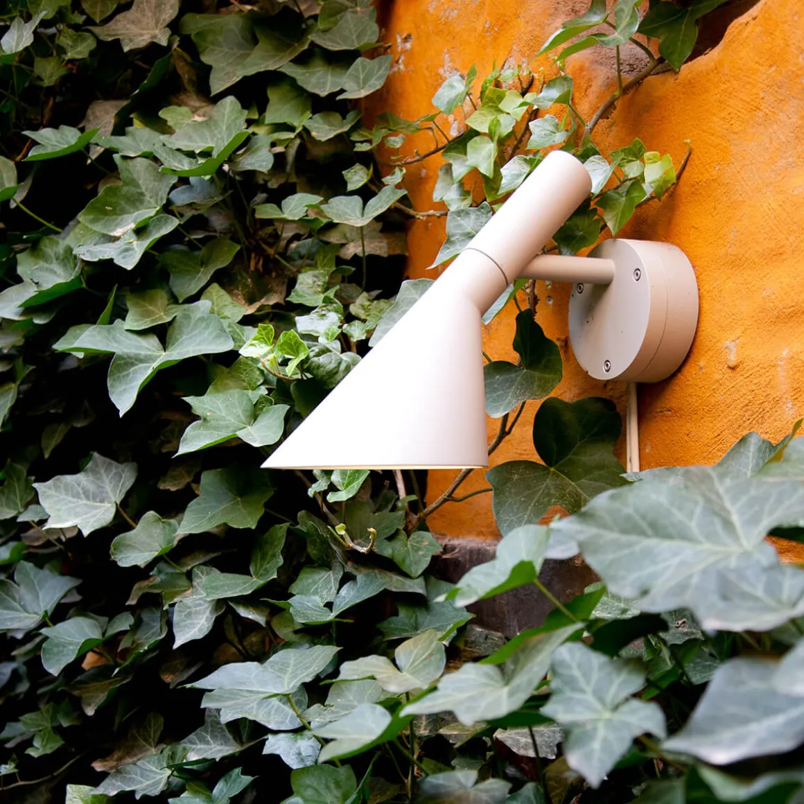 Louis Poulsen AJ 50 LED Wandleuchte