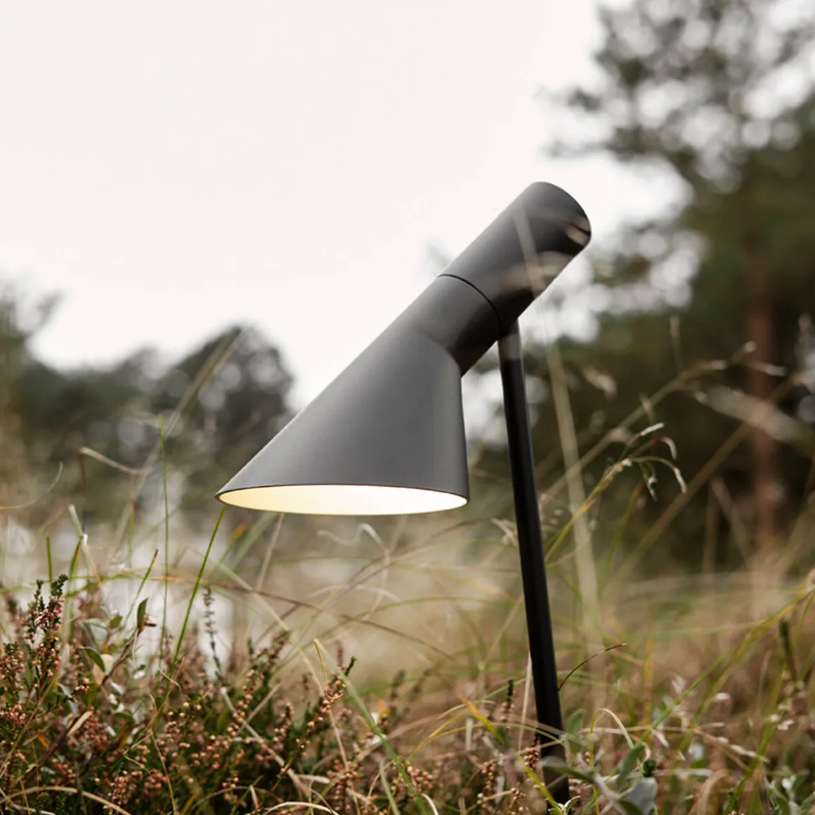 Louis Poulsen AJ Garden LED Pollerleuchte kurz, 2700 K