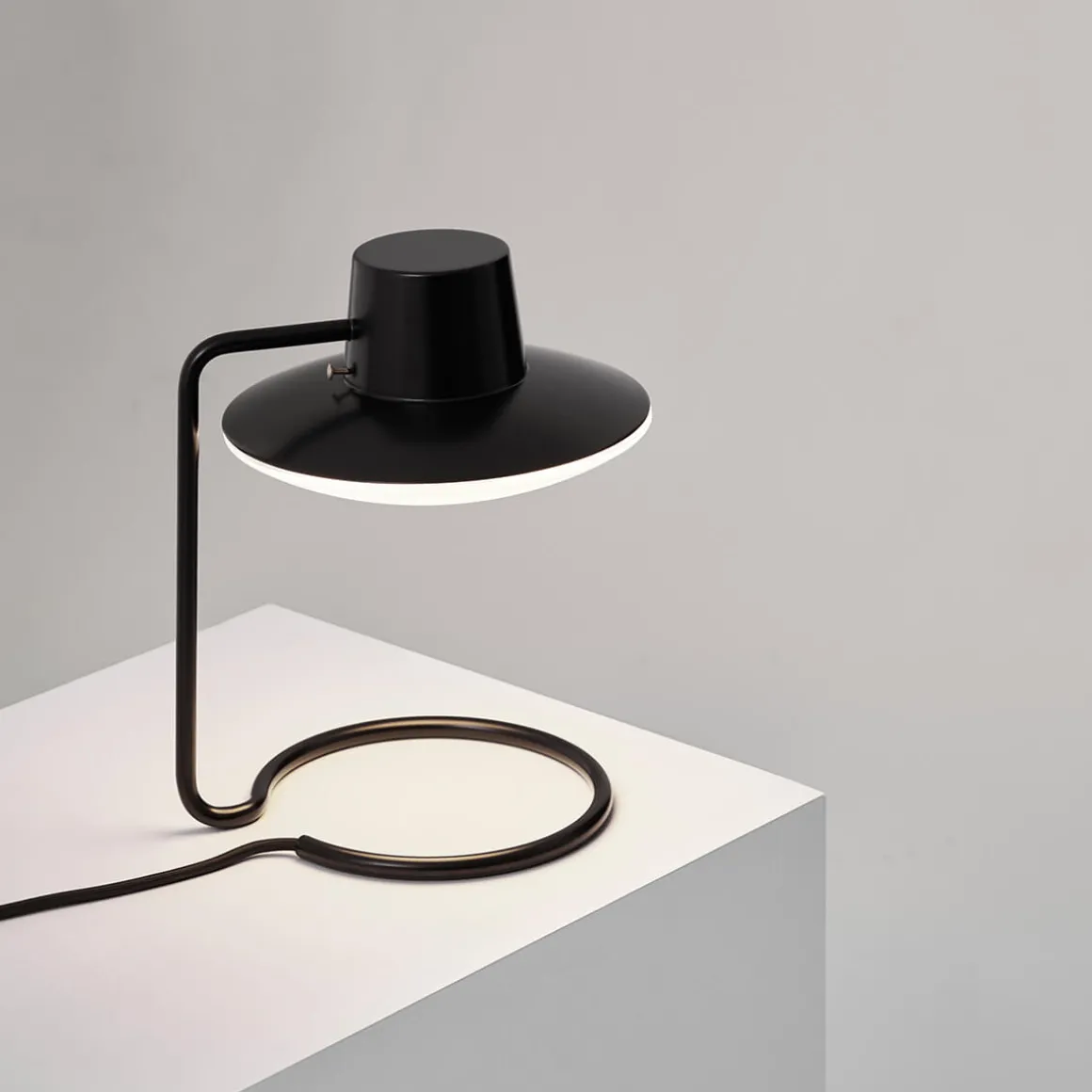 Louis Poulsen AJ Oxford Mini Tischleuchte