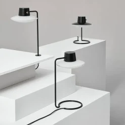 Louis Poulsen AJ Oxford Tischleuchte mit Pin