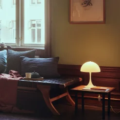 Louis Poulsen Panthella 250 LED Tischleuchte