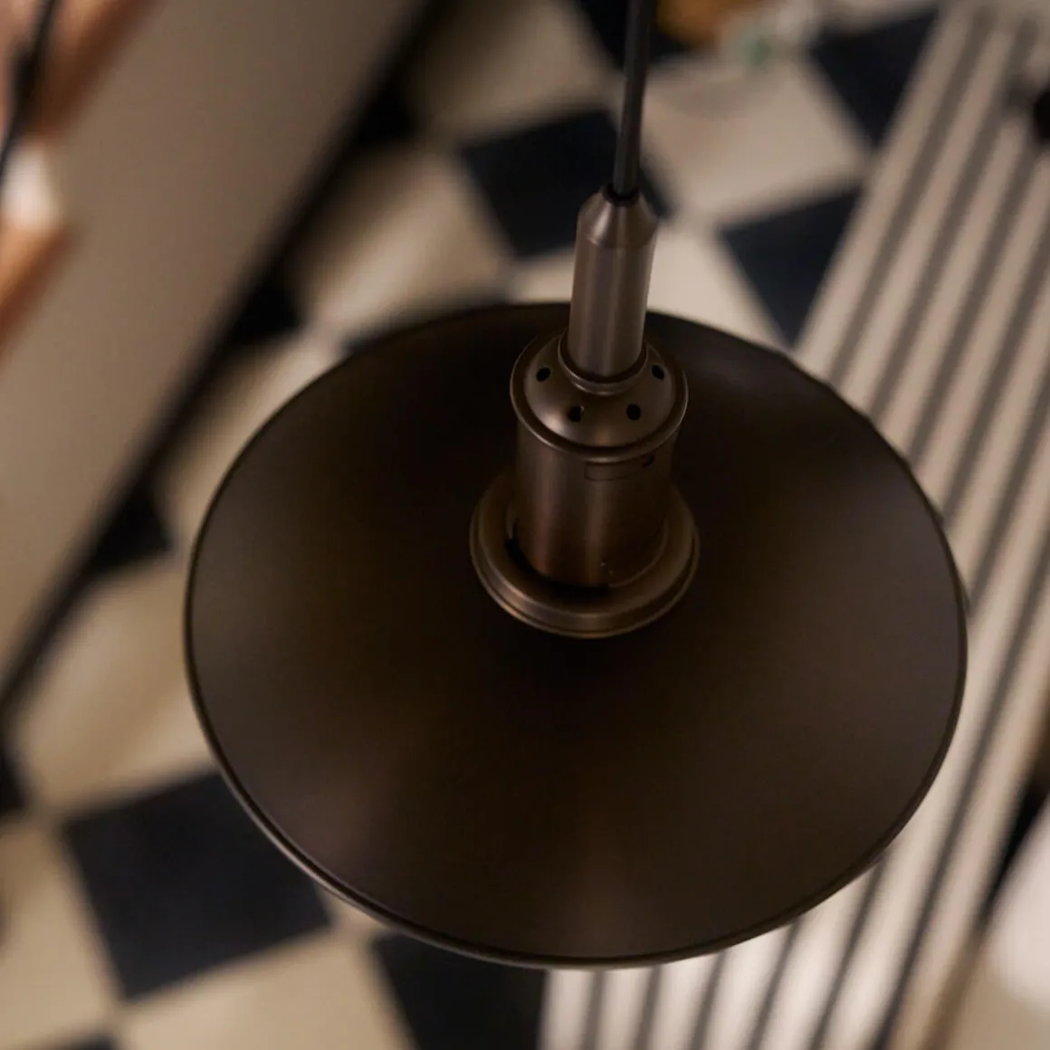 Louis Poulsen PH 3/3 Aged Brass Opal Pendelleuchte