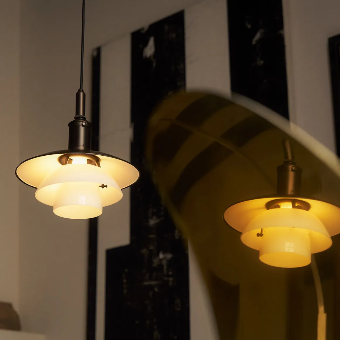 Louis Poulsen PH 3/3 Aged Brass Opal Pendelleuchte