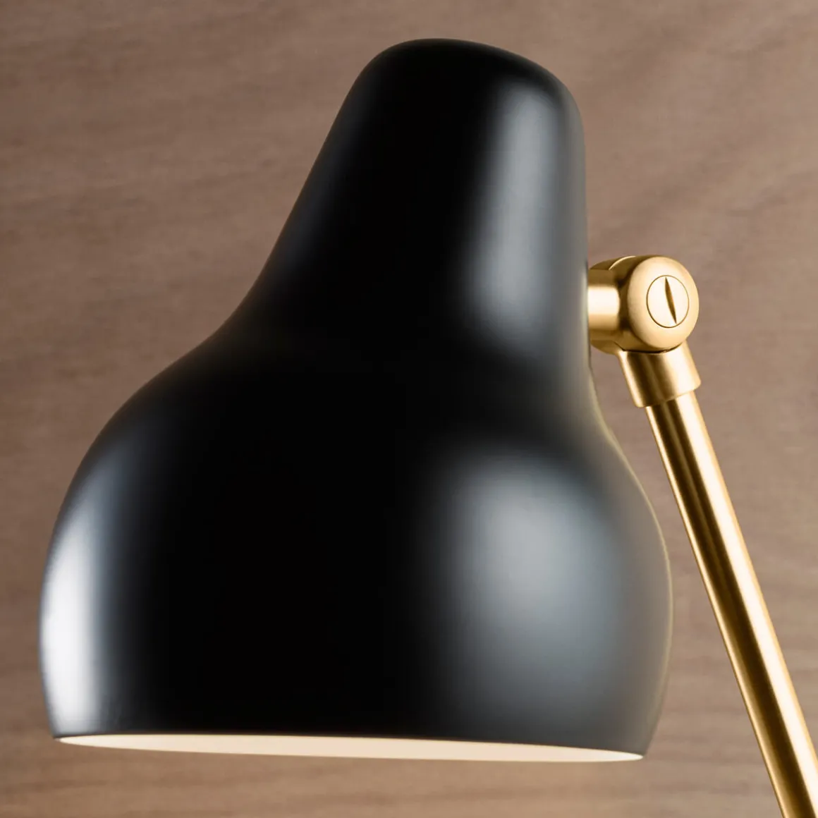 Louis Poulsen VL38 LED Tischleuchte