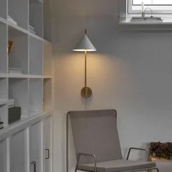 Louis Poulsen Yuh Brass LED Wandleuchte