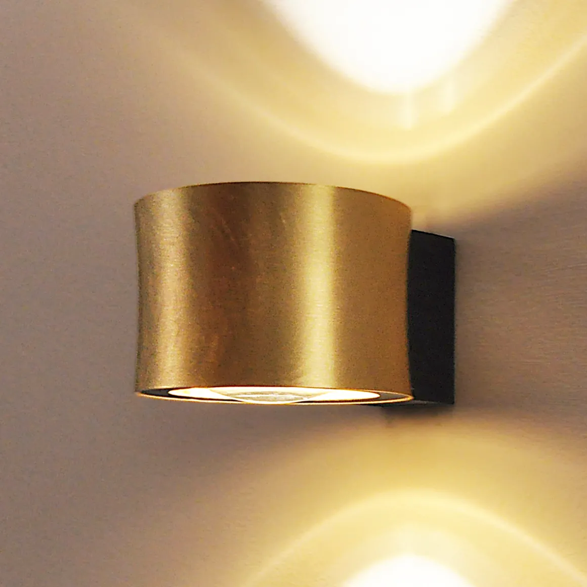 Luce Elevata Impulse LED Wandleuchte