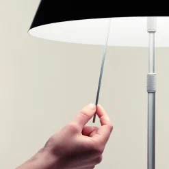 Luceplan Costanza Terra Teleskop mit Touchdimmer, Alu