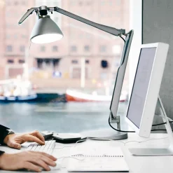 Luceplan Fortebraccio Tavolo mit Schalter