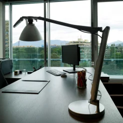 Luceplan Fortebraccio Tavolo mit Schalter