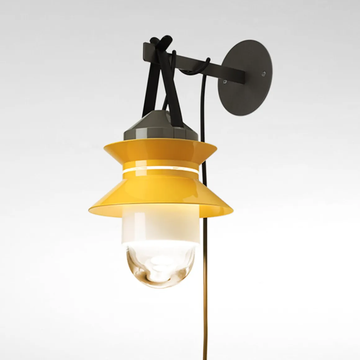 Marset Santorini Wandleuchte mit Wandhaken