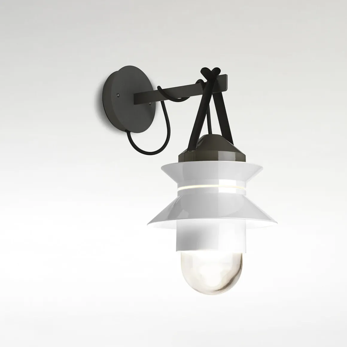 Marset Santorini Wandleuchte mit Wandhaken und Anschluss IP65