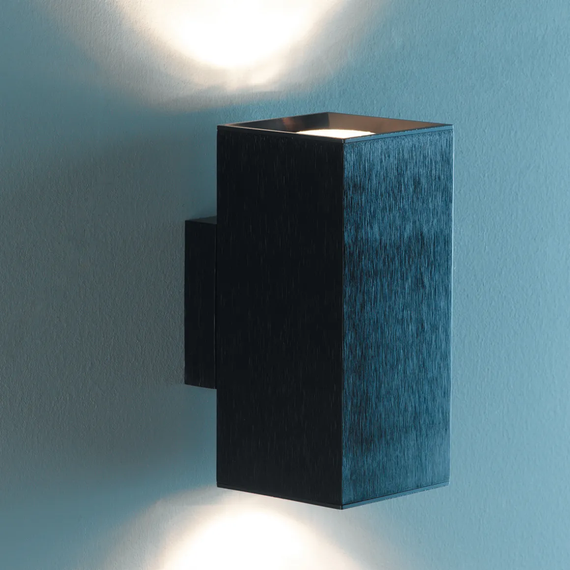 Milan Dau Doble Wandleuchte